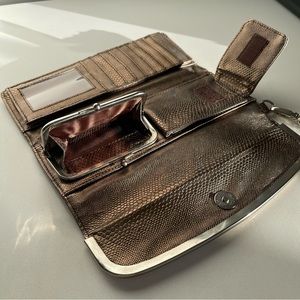 Contemporary Hand Clutch with Multi-Storage